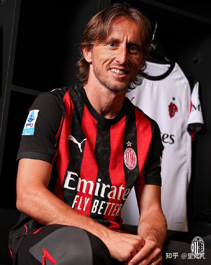 全市场：梅努是那不勒斯的首选，佩莱格里尼和米雷蒂也是候选