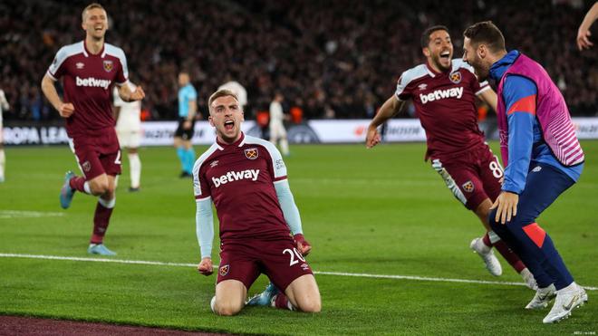 “帅白龙”罗超连克四强，豪取全国自由搏击锦标赛冠军！